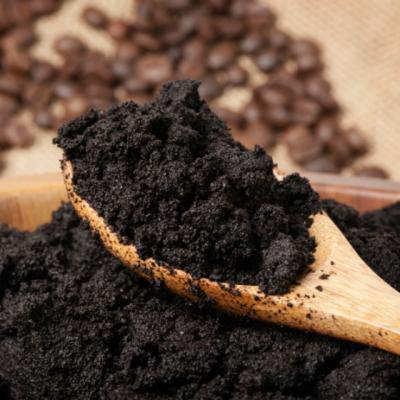 Bei cafea acasa? Zece motive sa nu mai arunci zatul de cafea