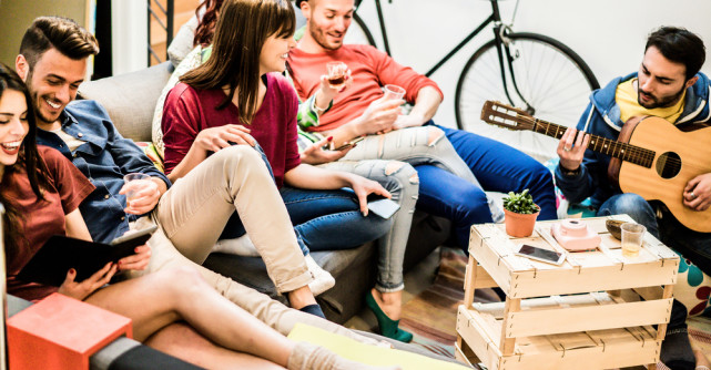 Cum să te bucuri în timpul liber acasă dacă nu ai chef să ieși în oraș