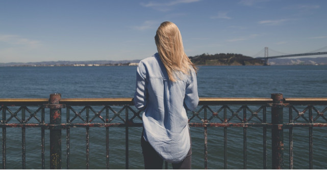 Camasi cu imprimeuri si broderii simpatice