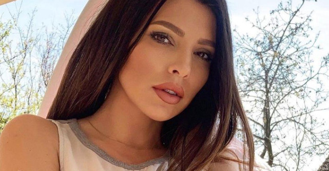 O mai ții minte pe Celia? Artista este însărcinată în 28 de săptămâni și se pozează cu burtica la înaintare