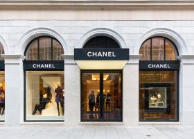 Chanel Cruise 2026/27. Sirenele devin couture, iar nostalgia prinde formă pe țărmul din Biarritz