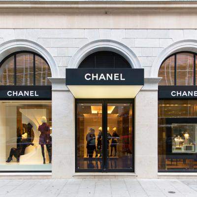 Video: Colecția spectacol Chanel Cruise 2026/27. Sirenele devin couture, iar nostalgia prinde formă pe țărmul din Biarritz