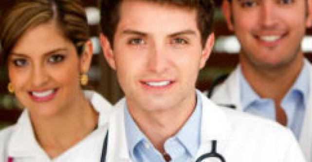 Medici specialisti vorbesc public cu pacientii romani 