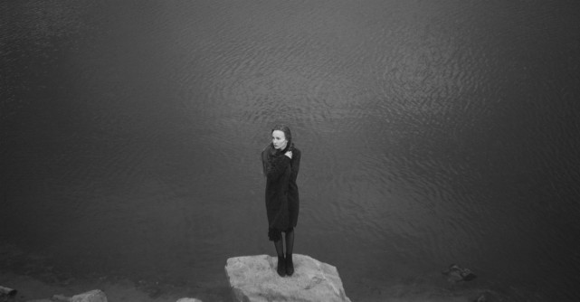 Nu trebuie să fii într-o relație pentru a fi cu adevărat fericită