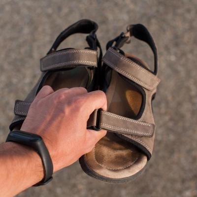 La ce ar trebui să acordați atenție atunci când cumpărați sandale pentru bărbați?