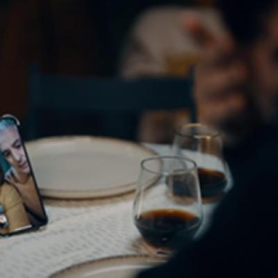 O poveste pe care mulți o cunosc: sacrificiul pentru un viitor mai bun – In România, piesa lansată de Eligarf