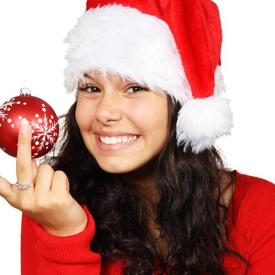 4 rochii rosii pentru o Craciunita veritabila