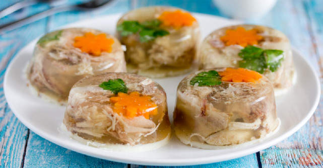 Câte calorii are piftia de pui sau de porc + rețetă delicioasă de piftie