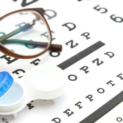 Ochelari de vedere sau lentile de contact - cum să faci cea mai bună alegere pentru sănătatea ochilor tăi