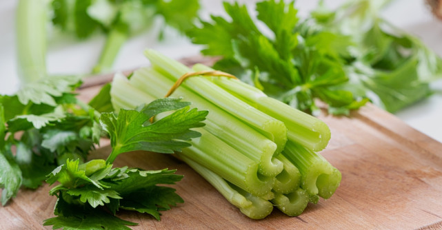 Apio - ce este, beneficii și rețete delicioase. Retete cu telina apio
