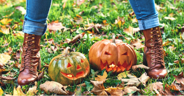 Ce botine cu sireturi mai purtam toamna aceasta