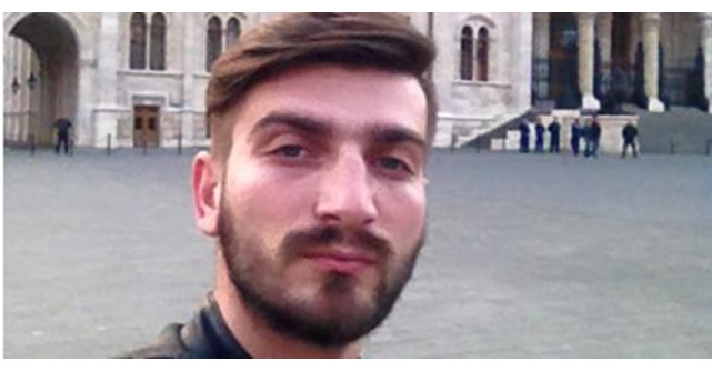 Silviu Mircescu a făcut senzație la Vocea României: Actorul s-a dezbrăcat la bustul gol pe scenă!