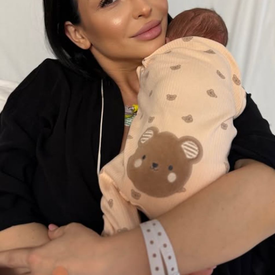 Francisca și TJ Miles au devenit părinți! Primele imagini cu micuța Clara Lia 