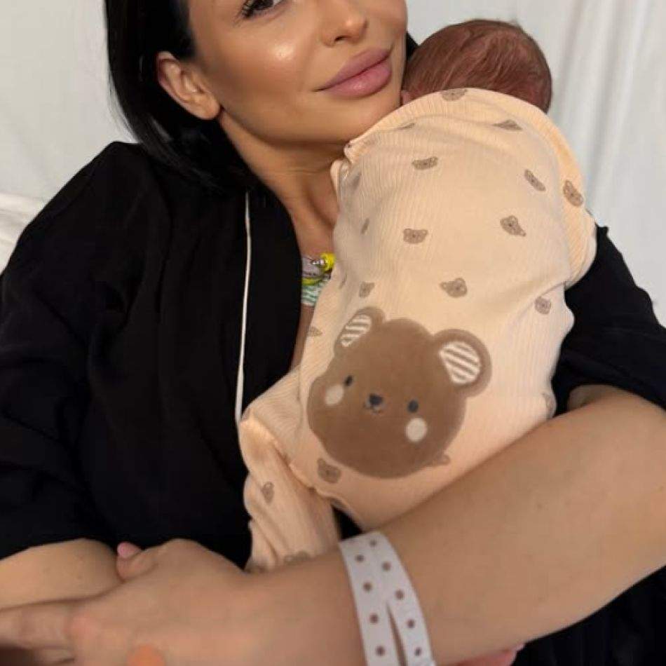 Francisca și TJ Miles au devenit părinți! Primele imagini cu micuța Clara Lia 