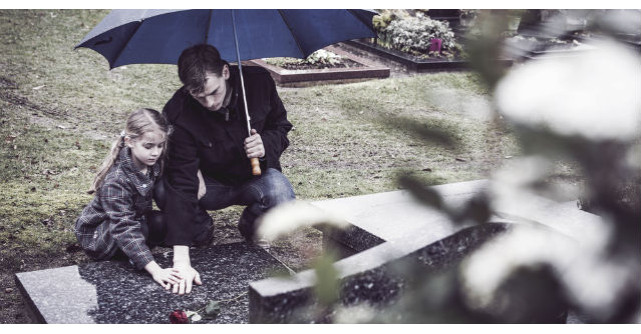 Un barbat a vrut sa cumpere flori pentru mama lui. Ce a urmat?