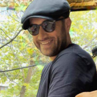 Mihai Bendeac îl ironizează pe Călin Georgescu după vizita în Broșteni: Mesia poate face orice cu publicul lui...