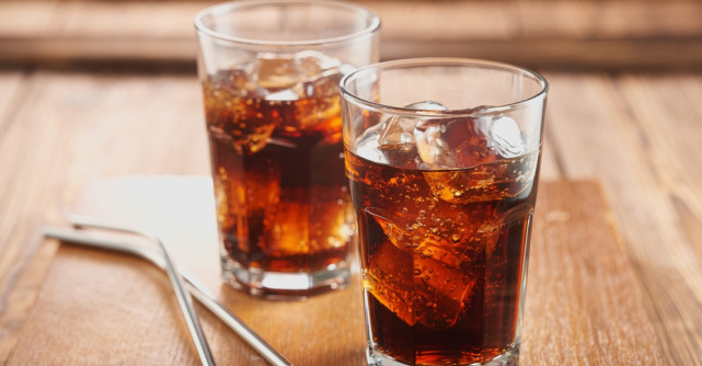 Rețeta virală de cola făcută în casă din câteva ingrediente naturale