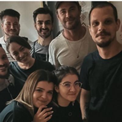 Ed Sheeran și Chris Hemsworth: Apariție surpriză la un restaurant din București după concertul de la Arena Națională