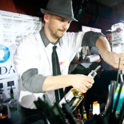 Barmaniada 2011 a desemnat cel mai rapid barman 