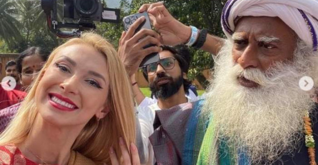 Andreea Bălan, gest emoționant după s-a întors din India. Ce a făcut artista de îndată ce a ajuns acasă?