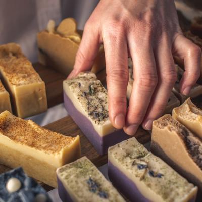 Cum se face săpunul de casă: rețete, pași și trucuri pentru un săpun natural perfect