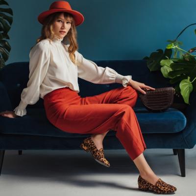 Bluze de toamnă: 8 culori și materiale recomandate pentru sezon 