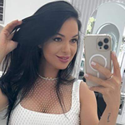 Reacția genială a Deei Maxer, atunci când a fost întrebată dacă va participa la nunta lui Dinu:  2.000 de euro cu contract...