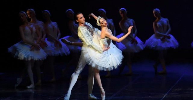 Prim-balerinii Operei Naționale București dansează alături de stelele baletului mondial, pe scena galei dedicate lui Brâncuși
