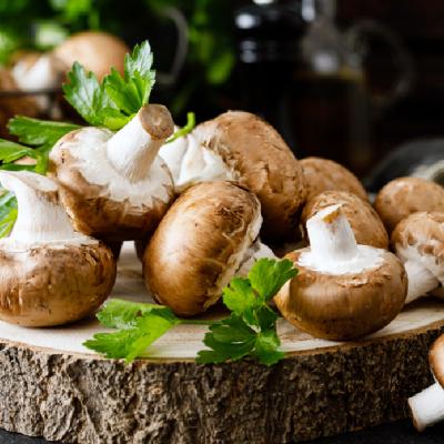 Câte calorii au ciupercile, care este conținutul nutrițional al acestora și ce beneficii pentru sănătate prezintă?