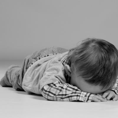5 Pași de care trebuie să ții cont în momentul în care copilul tău se supără