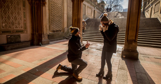 Dragă Alma, știu că iubitul meu mă va cere în căsătorie, dar sunt nesigură de acest pas. Să-l refuz?