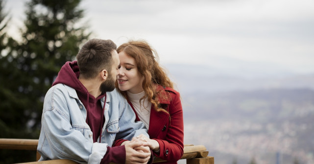 Limbajele iubirii: Ghid complet pentru a arăta și a primi afecțiune în relația ta