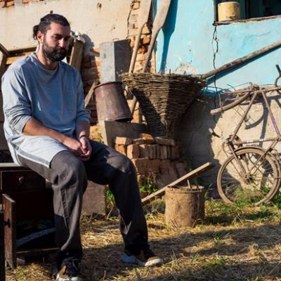 Smiley apare deprimat, cu cearcăne negre, tendințe suicidale și atacuri de panică