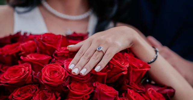 Artista Nadina s-a logodit! Cererea a fost una neașteptată. Vezi cum arată inelul de logodnă!