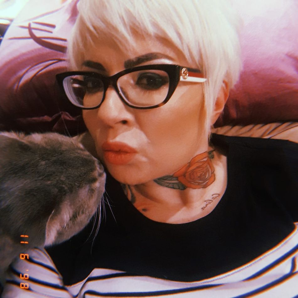 Catinca Roman îl acuză pe Petre Roman că s-a folosit de ea și de sora ei, Oana: Ne-a manipulat pe mine și pe sora mea