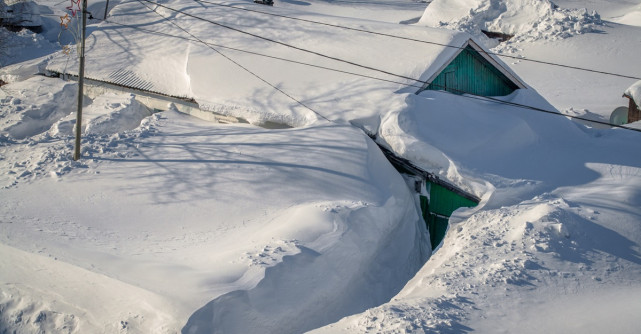 Imagini de la Marele Viscol din 1954: Coșmarul alb care a îngropat România. Troiene de până la 5 m și temperaturi de -25°C
