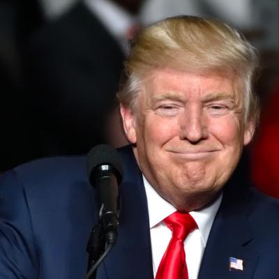 wall-street.ro: Trump: Țările sună să mă pupe în fund: «Vă rog, vă roog domnule să ajungem la o înțelegere»
