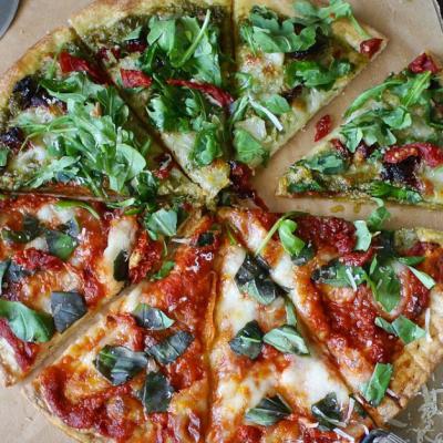 Brunch de weekend: Retete cu verdeturi de primavara si branza de capra