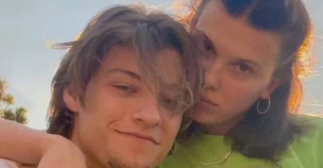 Fiul cel mic al lui Bon Jovi, îndrăgostit până peste cap de o actriță. Bon Jovi are cine să îi ducă pasiunea mai departe!