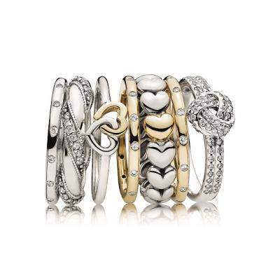 De martisor & ziua mamei, imbina traditiile & tendintele si alege noile bijuterii Pandora.