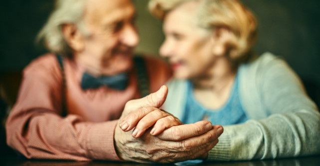 Cum sa ai o relatie care sa dureze: Sfaturile celui mai longeviv cuplu casatorit din lume