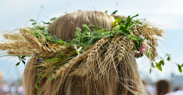 Noaptea de Sânziene - Tradiții, obiceiuri și semnificații în cultura românească