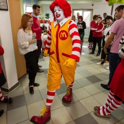 McDonald's si Fundatia pentru Copii Ronald McDonald celebreaza 40 de ani de sprijin acordat copiilor si familiilor din intreaga 