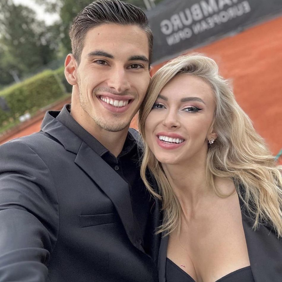 Andreea Bălan a plecat din România, după Victor Cornea: În sfârșit îl îmbrățișez și-l pup pe iubitul meu...