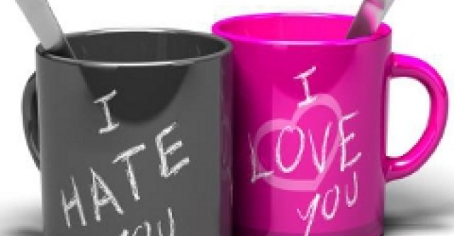  Nici nu s-a casatorit bine...ca si divorteaza!