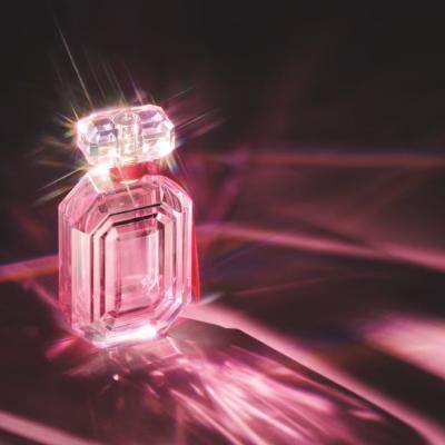 Victoria's Secret dezvăluie „Bombshell Magic”: un parfum pentru sezonul festiv 
