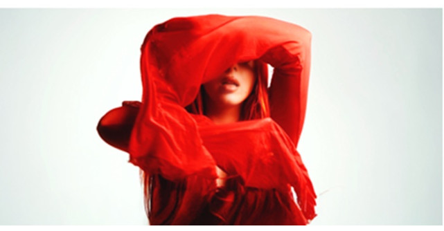  Olivia Addams promite să te vrăjească cu De mă lași