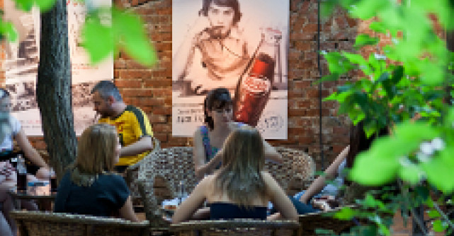 Consignatia 7080 - colectie de obiecte si povesti spuse de oameni fascinanti 