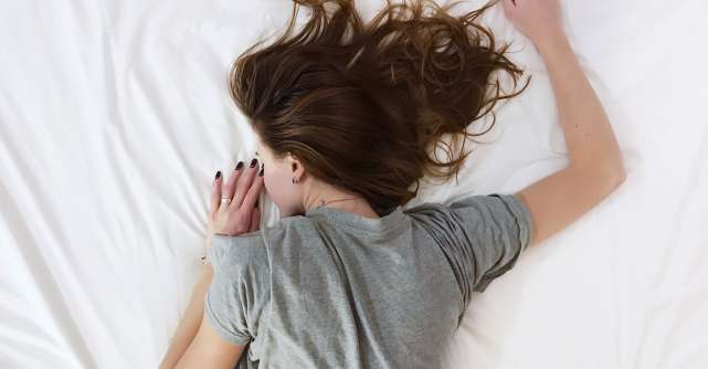 3 trucuri care te ajuta sa adormi chiar si atunci cand esti stresata – de la un expert in neurostiinta