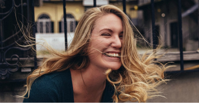 5 motive pentru a-ți vopsi părul cu produse care nu conțin amoniac